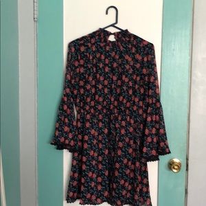 Women’s forever 21 dress with long sleeve